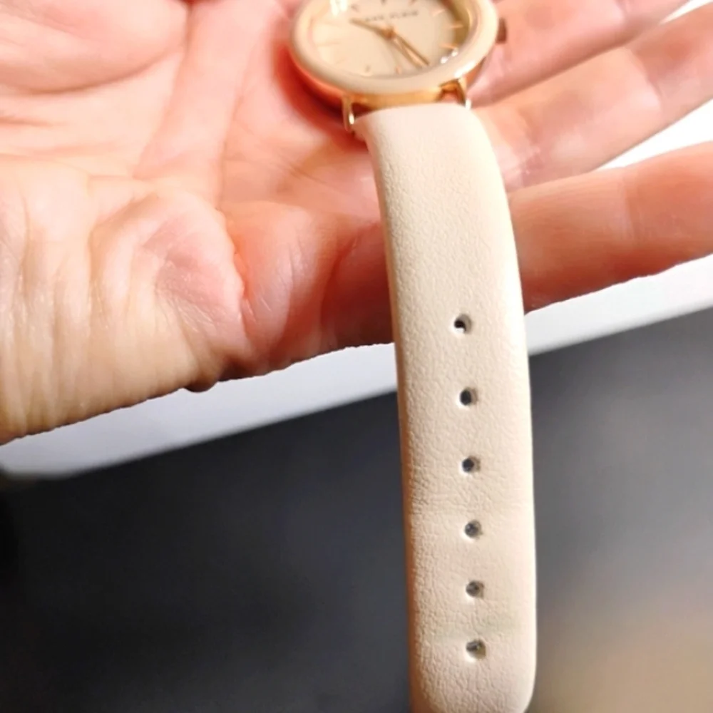 Vintage Anne Klein Womens Quartz Watch Beige  with Rose Gold Accents Model Y121F